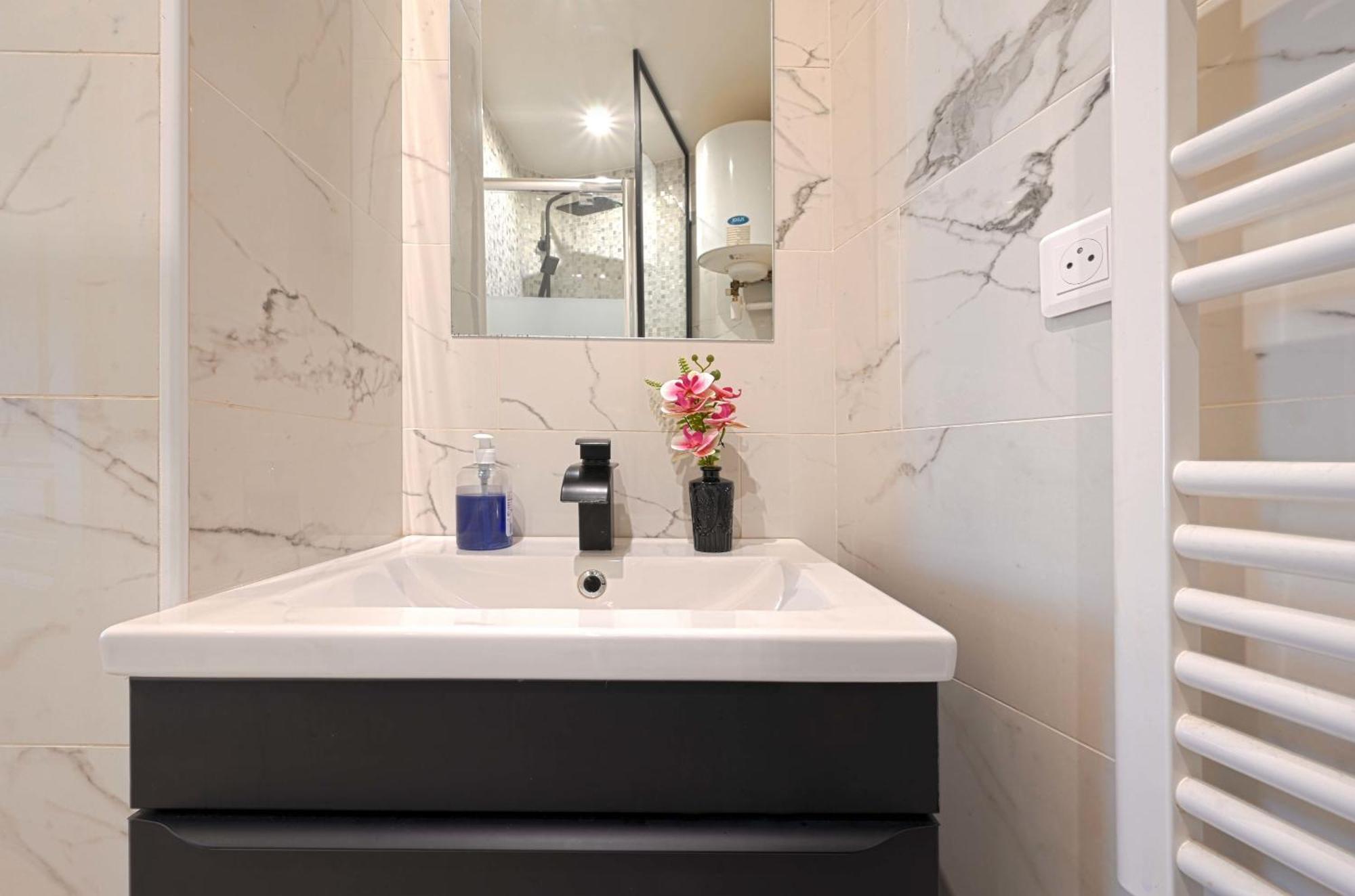 Superbe Appartement De 2 Pieces Paris Eksteriør bilde